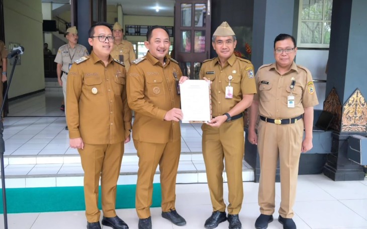Sertijab dari Pj Bupati Karanganyar Timotius Suryadi kepada Bupati Karanganyar Rober Christanto, Senin (3/3/2025)