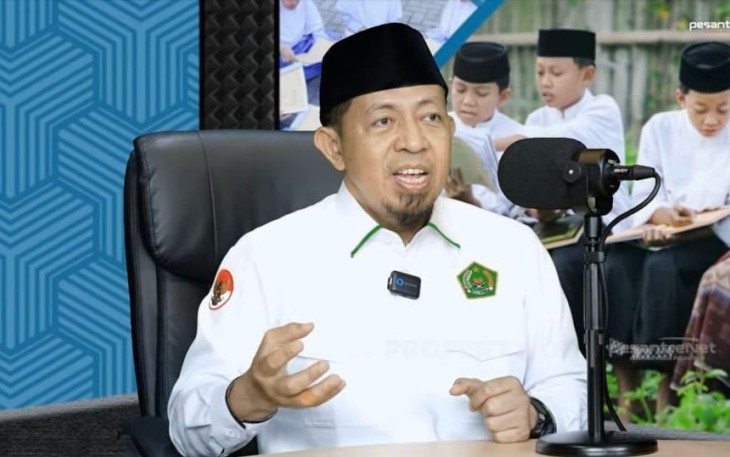 Direktur Pesantren Basnang Said menyampaikan bahwa ini merupakan program Podcast PesantreNet yang digarap Direktorat Pesantren