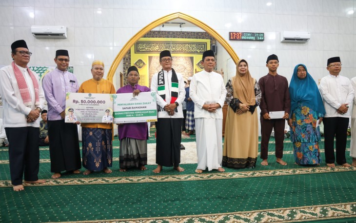 Gubernur Kepri Ansar Ahmad Hadiri Buka Puasa Bersama dan Serahkan Bantuan di Bintan