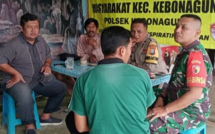 Babinsa Koramil 0801/02 Kebonagung Lakukan Komsos