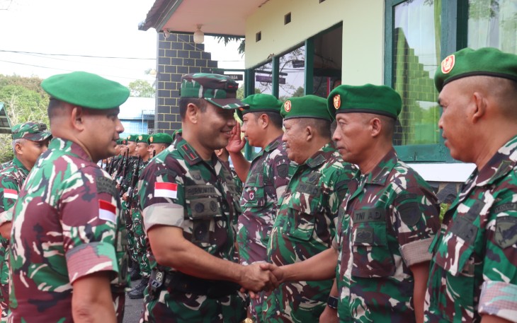 Danrem 121/Abw Brigjen TNI Purnomosidi, S.I.P., M.A.P., M.Han Berikan Motivasi Kepada Personel Kodim 1206/PSB