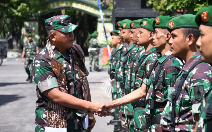 Danrem 081/DSJ, Kolonel Arm Untoro Hariyanto melarang keras anggotanya terlibat menjadi calo werving. Untuk itu, ia mengimbau supaya dapat mencari rezeki secara halal