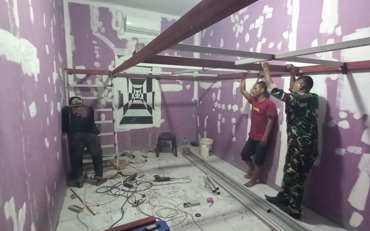 Hari Ketiga Renovasi Panti Asuhan Amanah Assodiqiyah Fokus Pada Pengecatan dan Pembuatan Tempat Tidur