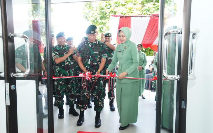 Panglima Kostrad, Letjen TNI Mohammad Fadjar, MPICT., meresmikan Mess Bintara dan Tamtama Kostrad yang berlokasi di Tanah Kusir, Jakarta Selatan, Rabu (12/3/2025)
