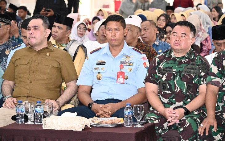 Komandan Lanud (Danlanud) Raden Sadjad (RSA) Natuna, Kolonel Pnb I Ketut Adiyasa Ambara, menghadiri acara Halal Bihalal Idul Fitri 1446 H/2025 M bersama Gubernur Kepulauan Riau