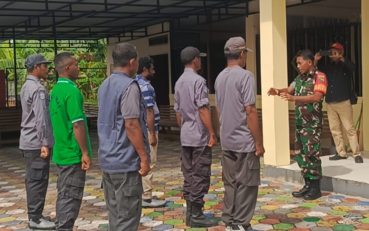 Babinsa Timika Latih PBB dan Wawasan Kebangsaan