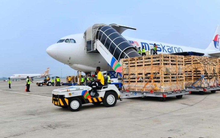Kedatangan Kargo Perdana di Bandara Kertajati