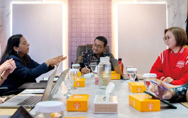 Kementerian Ekonomi Kreatif (Kemenekraf)/Badan Ekonomi Kreatif (Bekraf) mengadakan pertemuan dengan Spotify untuk membahas peluang kolaborasi dalam pengembangan platform digital musik di Indonesia. Dalam pertemuan di Gedung Film Pesona Indonesia, Jakarta, pada Selasa, 18 Februari 2025