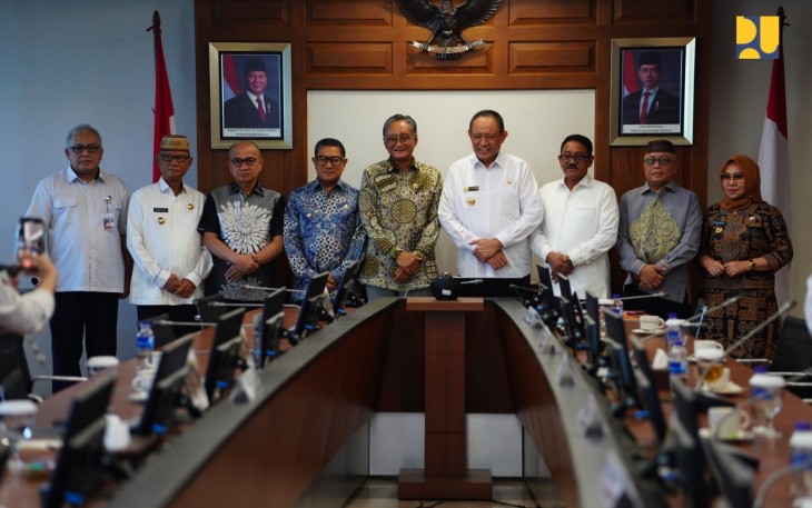 Menteri Pekerjaan Umum (PU) Dody Hanggodo, menerima kunjungan resmi Gubernur Gorontalo Gusnar Ismail bersama para Kepala Daerah dari Kabupaten Boalemo, Bone Bolango, Gorontalo, Gorontalo Utara, Pohuwato, serta Wakil Walikota Gorontalo pada Kamis (8/5/2025)