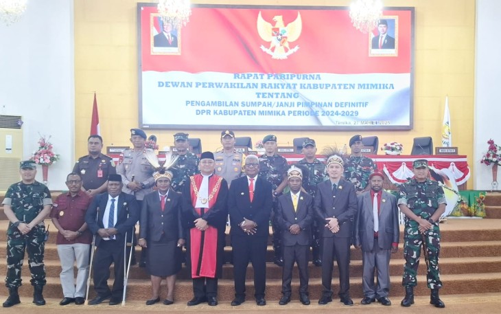 Dandim 1710/Mimika Hadiri Rapat Paripurna Pengambilan Sumpah Pimpinan Definitif DPRK Mimika