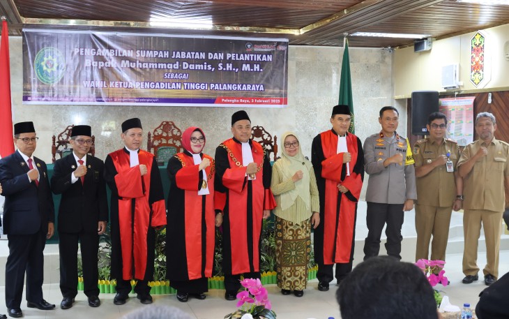Wakapolda Kalteng saat Hadiri Pelantikan Wakil Ketua Pengadilan Tinggi Kalteng