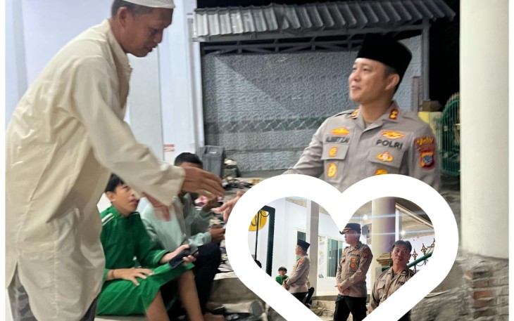 Kapolres Bitung, AKBP Albert Zai SIK.,SH saat sambangi jamaah masjid saat memimpin langsung pengamanan 
