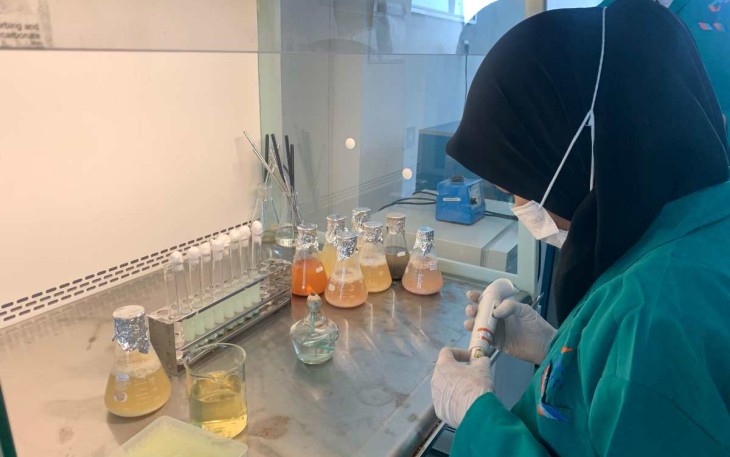Ilustrasi laboratorium pengujian kualitas produk perikanan