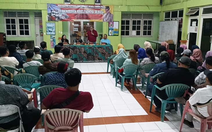 Anggota Komisi E DPRD Jawa Timur, Dr. Benjamin Kristianto saat reses di kecamatan Waru pada Sabtu (22/2/2025).