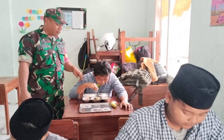 Satuan Pelayanan Pemenuhan Gizi (SPPG) Kodim/0805 Ngawi mulai menerapkan Program makan bergizi yang dilaksanakan di 27 sekolah di wilayah Kabupaten Ngawi, Jawa Timur