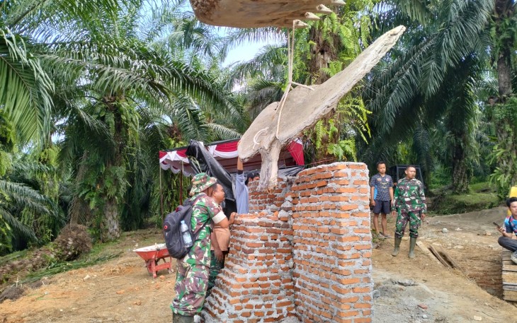 Pembangunan Tugu Prasasti TMMD Ke-124 Kodim 0408/BS Hampir Rampung