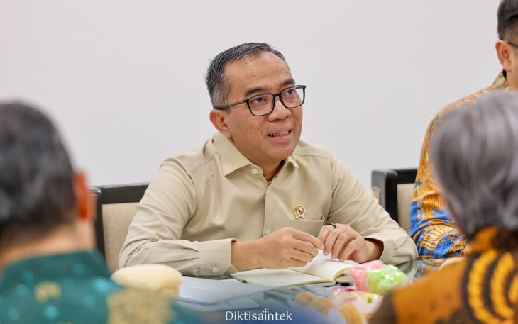 Mendiktisaintek Brian Yuliarto