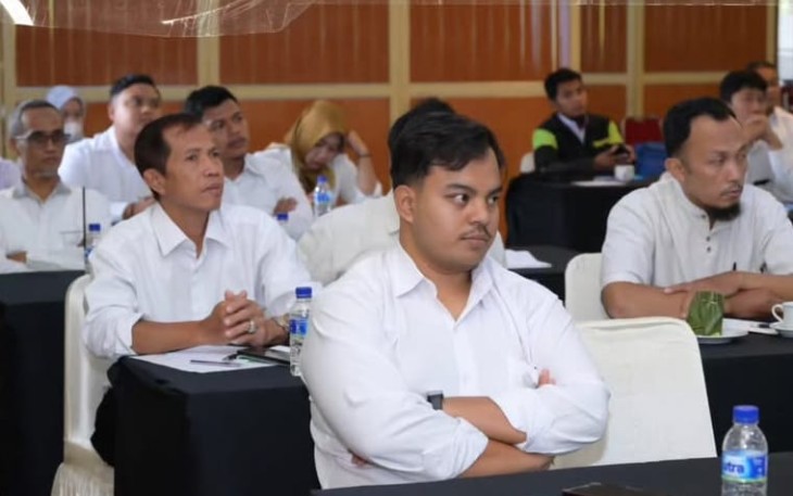 Caption : Para pengurus Koperasi Desa/Kelurahan Merah Putih (KDKMP) se-Kabupaten Karanganyar mengikuti Bimtek Manajemen Pengelolaan dan Penguatan Kapasitas Usaha, Selasa (27/1/2026).