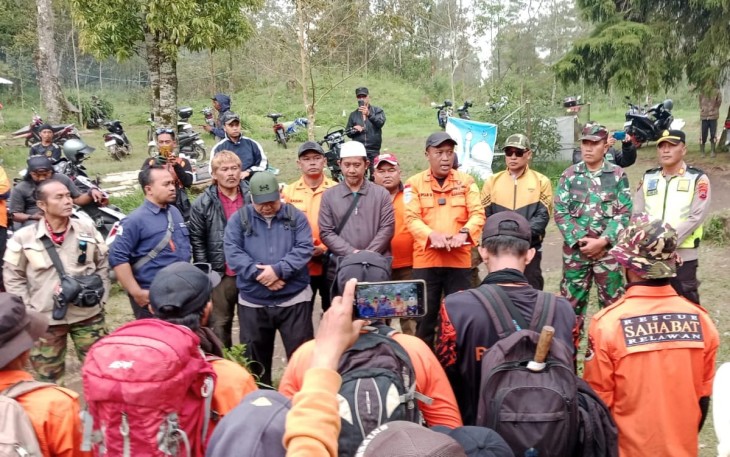 Tim SAR gabungan, Sabtu (31/1/2026) sore, secara resmi menyatakan menutup operasi pencarian Yasid Ahmad Firdaus (26), pendaki yang hilang di Bukit Mongkrang, Gondosuli Tawangmangu, Karanganyar.