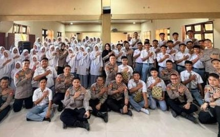 Foto bersama Mahasiswa STIK Angkatan 83