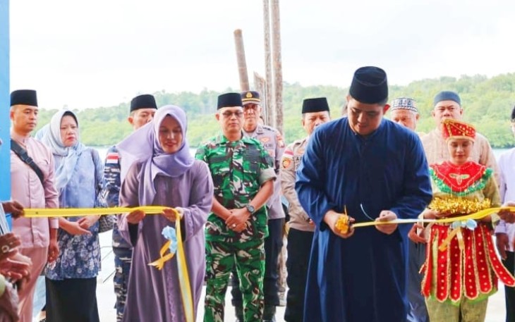Bupati Roby saat Resmikan Dermaga 'Mak Yong' Pulau Mantang.