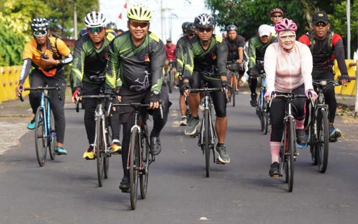 Fun Bike Keliling Danau Tondano 