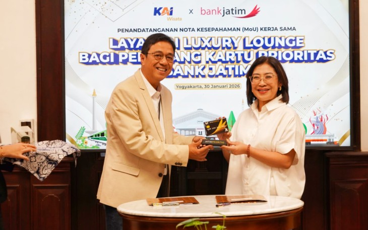 PT Bank Pembangunan Daerah Jawa Timur Tbk (Bank Jatim) secara resmi telah melakukan kerja sama dengan PT Kereta Api Pariwisata (KAI Wisata) untuk menghadirkan layanan premium berbasis kenyamanan dan pengalaman perjalanan berkelas