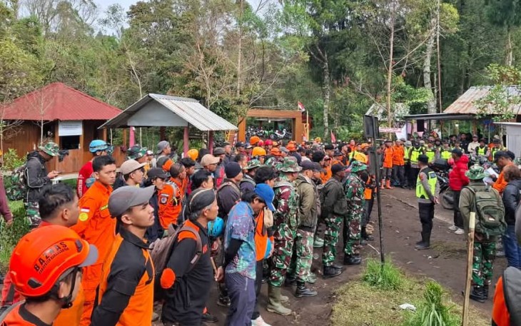 Tim SAR gabungan sedang melakukan koordinasi perpanjangan operasi pencarian Yasid, pendaki asal Colomadu yang hilang di Bukit Mongkrang, Gondosuli, Tawangmangu