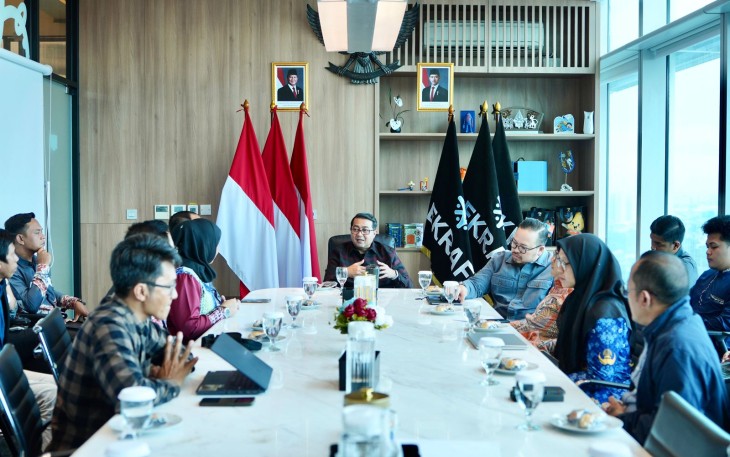 Menteri Ekonomi Kreatif, Teuku Riefky Harsya, menerima audiensi Pemerintah Kota Banjarbaru di Kantor Kementerian Ekraf, Jakarta, Kamis (5/2/2026)