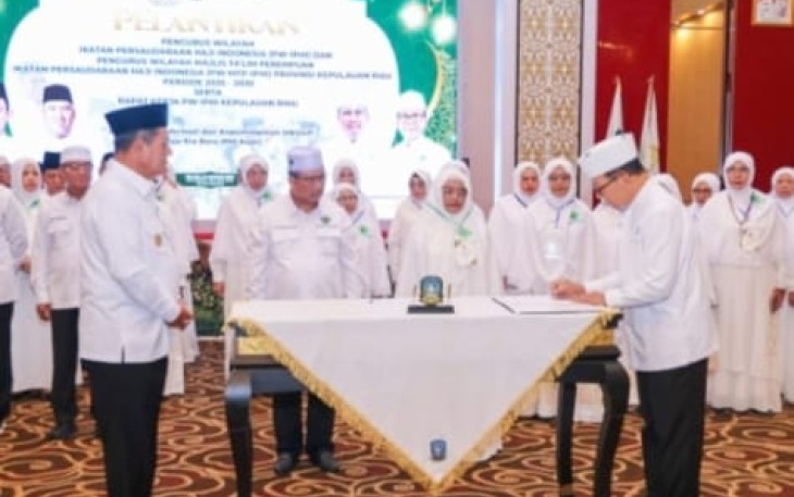 Gubernur Kepulauan Riau, Selasa (13/1/2026), melantik Pengurus Wilayah Ikatan Persaudaraan Haji Indonesia (PW-IPHI) dan Pengurus Wilayah Majelis Ta’lim Perempuan Ikatan Persaudaraan Haji Indonesia (PW MTP-IPHI) Provinsi Kepulauan Riau masa bakti 2025–2030