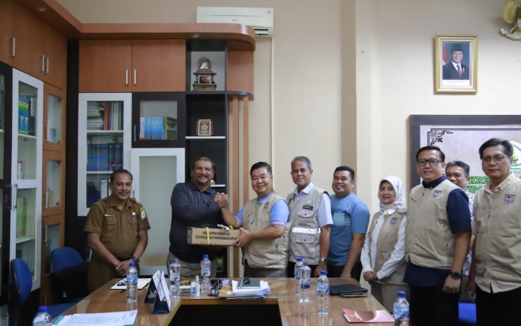 Dirjen Dukcapil Kementerian Dalam Negeri Teguh Setyabudi melaksanakan kunjungan kerja ke Provinsi Aceh dengan agenda jemput bola pelayanan administrasi kependudukan