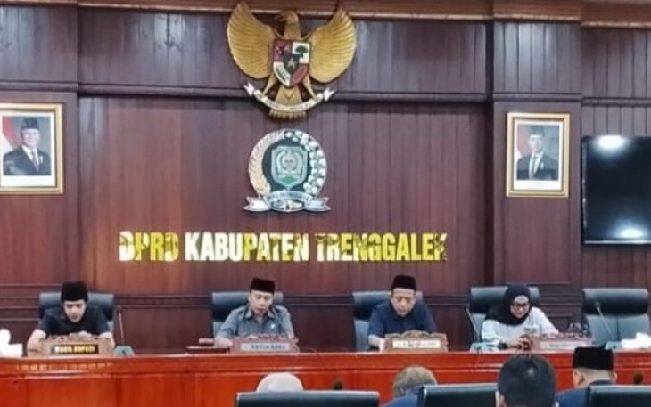 Situasi rapat paripurna DPRD Trenggalek.