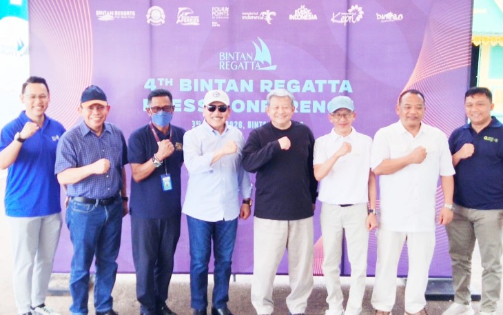 Penyambutan peserta oleh panitia