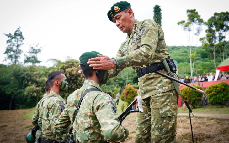 Pangkostrad Letjen TNI Mohammad Fadjar menutup latihan di Jatiluhur, Purwakarta, Kamis (15/1)