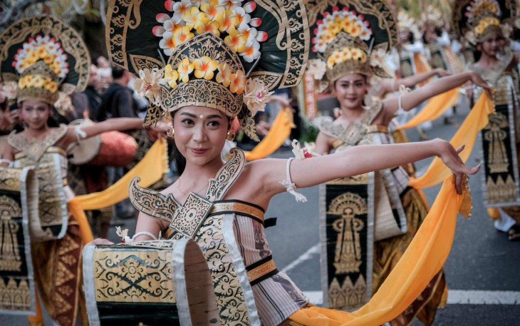 Ilustrasi seni tari Bali