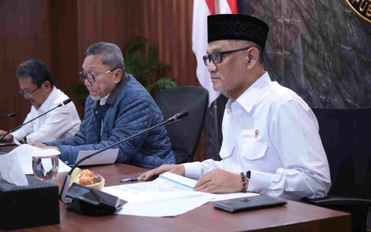 Menhaj Mochamad Irfan Yusuf memberikan pemaparan dalam rakortas di Kemenko Pangan, Jakarta, Senin (9/2)