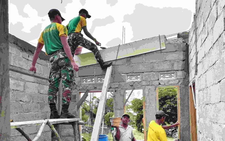 Bantu bangun rumah warga di perbatasan 