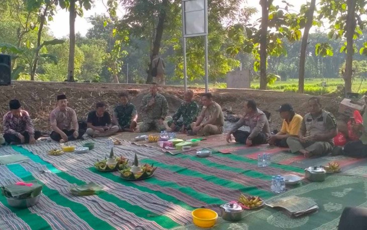 Syukuran jembatan penghubung antar desa rampung dibangun