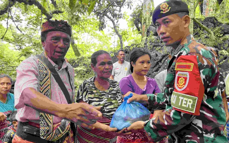 Tebar berkah Yonarmed 12 Kostrad 