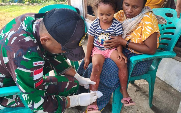 Pelayanan kesehatan satgas Yonarmed 12 Kostrad