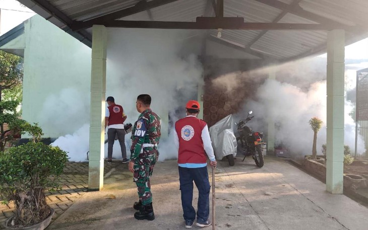 Fogging lingkungan Kodim Trenggalek