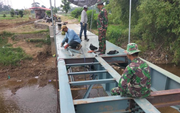 Pengerjaan jembatan perintis garuda tahap III di Kabupaten Ponorogo