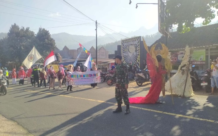 Pertunjukan seni di wilayah desa binaan