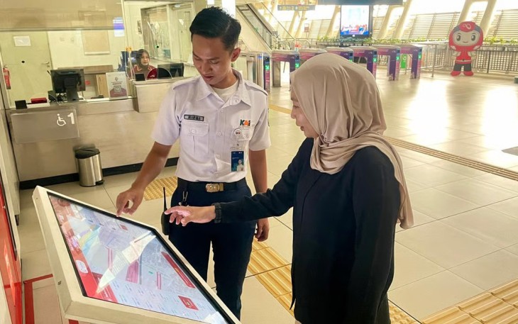 Hadirkan Layar Interaktif, Perkuat Layanan Informasi dan Pengaduan Digital di LRT Jabodebek