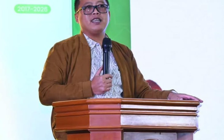 Wakil Bupati Karanganyar, Adhe Eliana, saat memberikan pidato sambutan dalam acara perayaan Milad 9 Tahun The Lawu Group, di Graha Sunan Lawu The Lawu Park, Tawangmangu, Karanganyar, pada Jumat (9/1/2026)