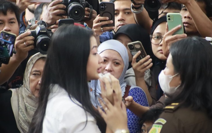 Laras Faizati saat memberikan keterangan usai vonis di PN Jaksel, Kamis (15/1)