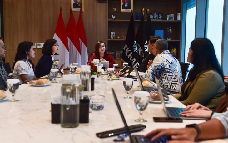Wakil Menteri Ekonomi Kreatif/Wakil Kepala Badan Ekonomi Kreatif (Ekraf) Irene Umar menerima audiensi PT IOTA Kreatif Media di Autograph Tower, Jakarta, Rabu (4/2)