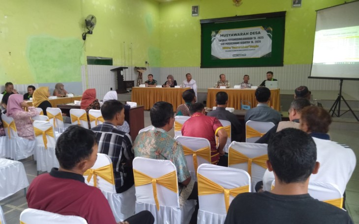 Babinsa Dongko Kawal Musyawarah APBDes, Wujud Dukungan TNI untuk Transparansi Pemerintahan Desa