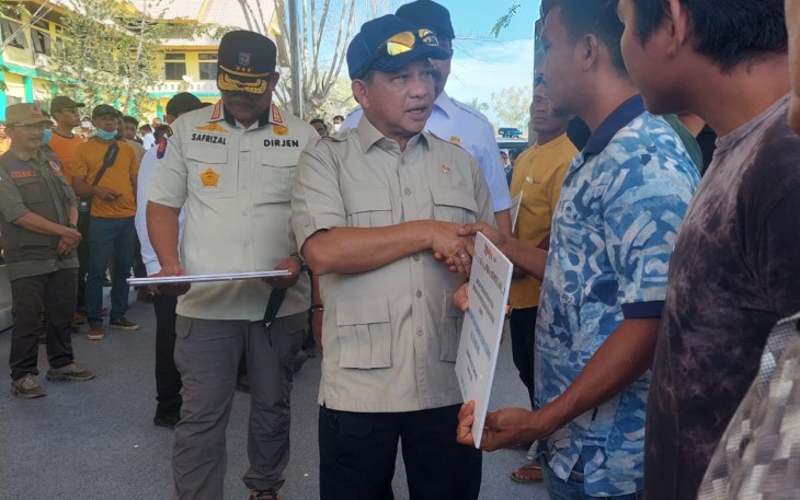 Wagub Aceh dan Mendagri Serahkan Bantuan Rumah Rusak Bencana di Aceh Tamiang
