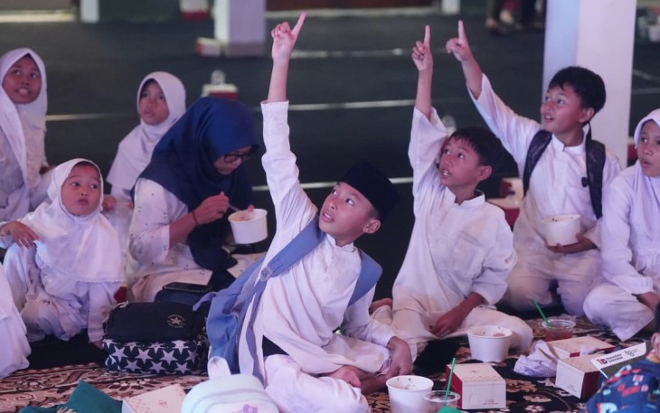 Keceriaan anak yatim piatu 